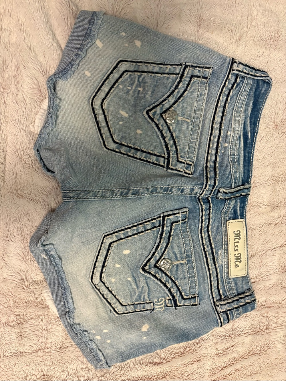 Miss Me Distressed Denim Shorts - Picture 2 of 5